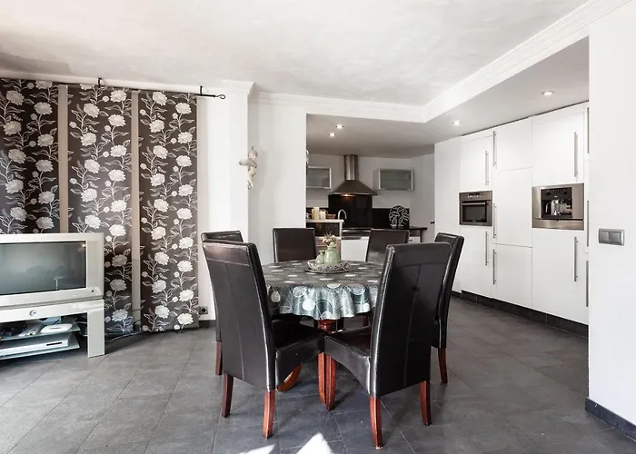 Penthouse La Riera Apartment