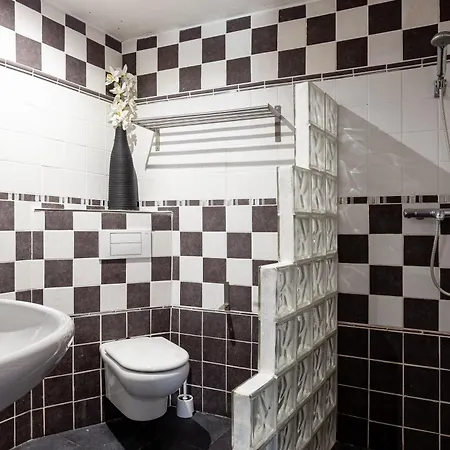 Penthouse La Riera 아파트